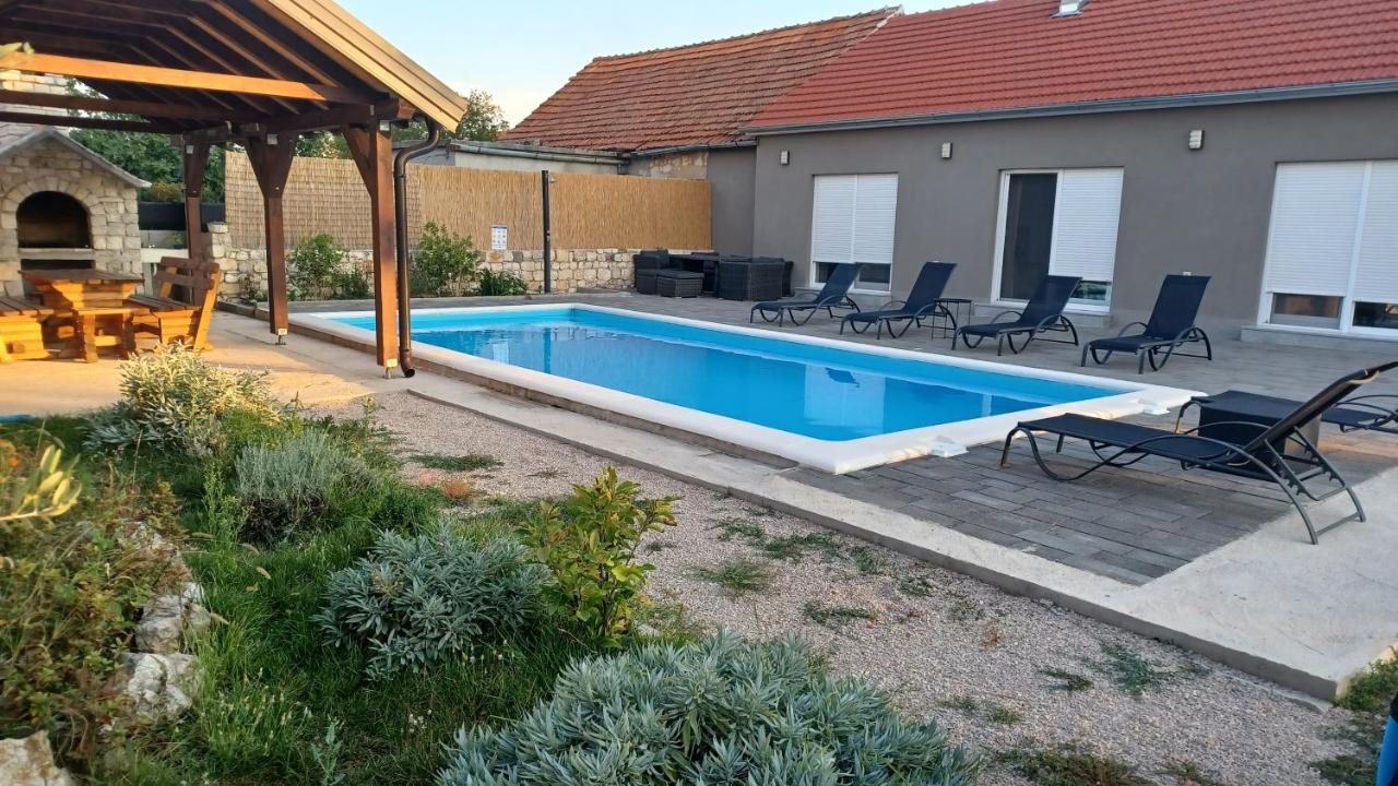 SiritovciOlive Tree House With Jacuzzi, Wifi And 40M2 Pool别墅 外观 照片