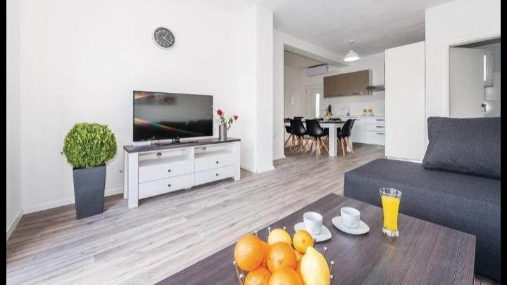 SiritovciOlive Tree House With Jacuzzi, Wifi And 40M2 Pool别墅 外观 照片