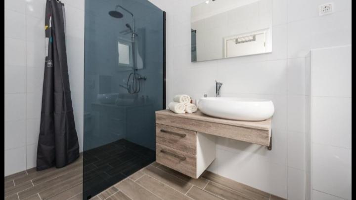 SiritovciOlive Tree House With Jacuzzi, Wifi And 40M2 Pool别墅 外观 照片